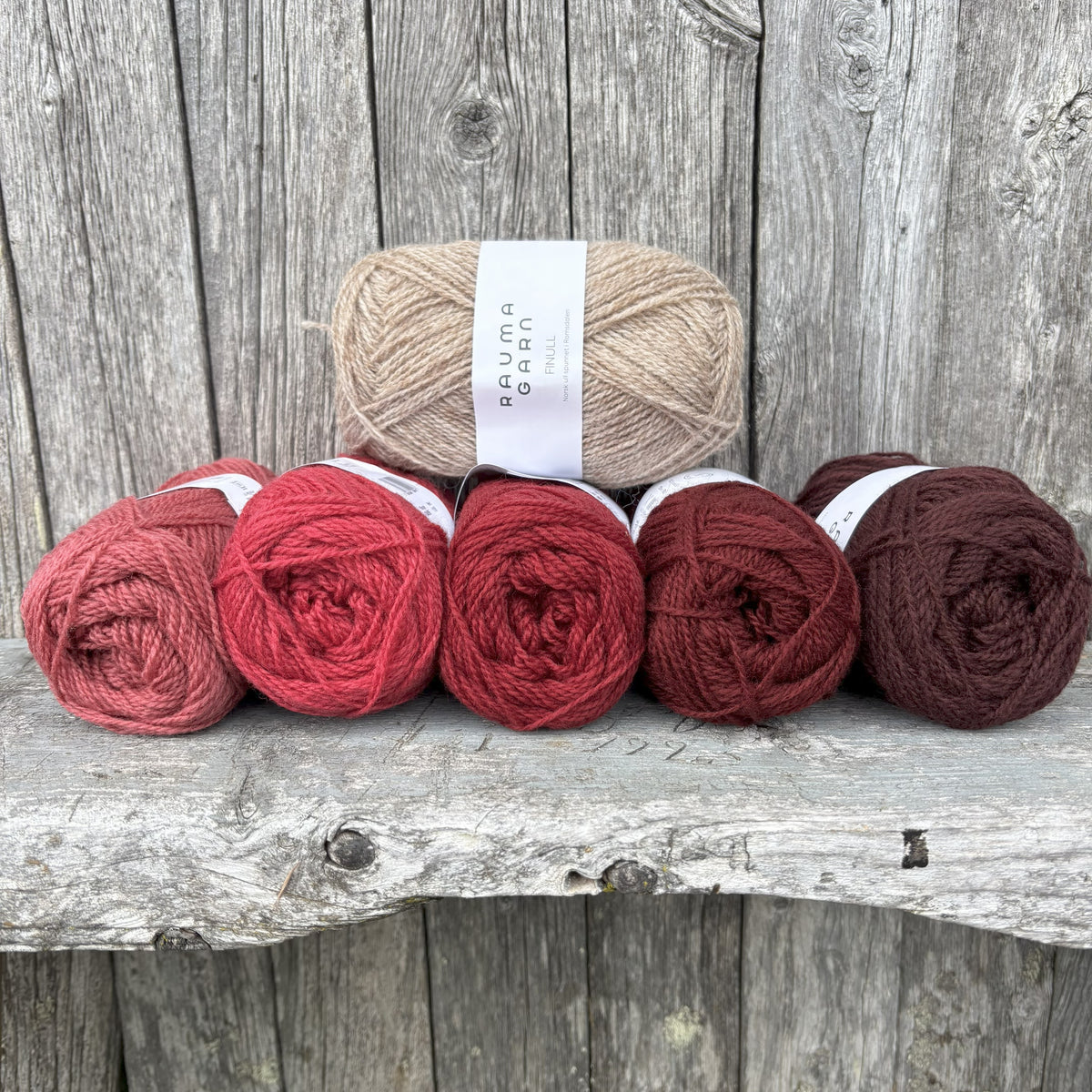 Mystery sweater with colourwork pattern